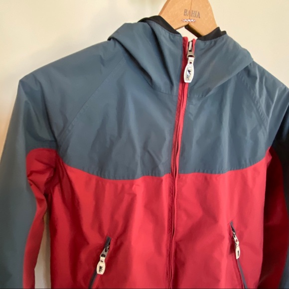 REI Color Block Water Repellent Hooded Rain Jacket w Pockets Sz M w MEASUREMENTS - Picture 16 of 16